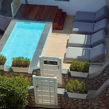 Al Capri Suite & Private Pool-2